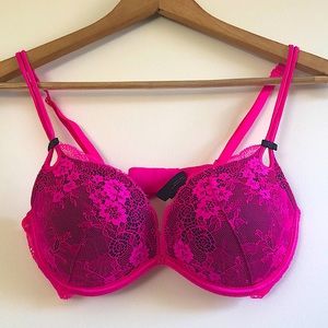 Victoria’s Secret Very Sexy Plunge Push Up Bra EUC HOT Pink Lace Size 34C